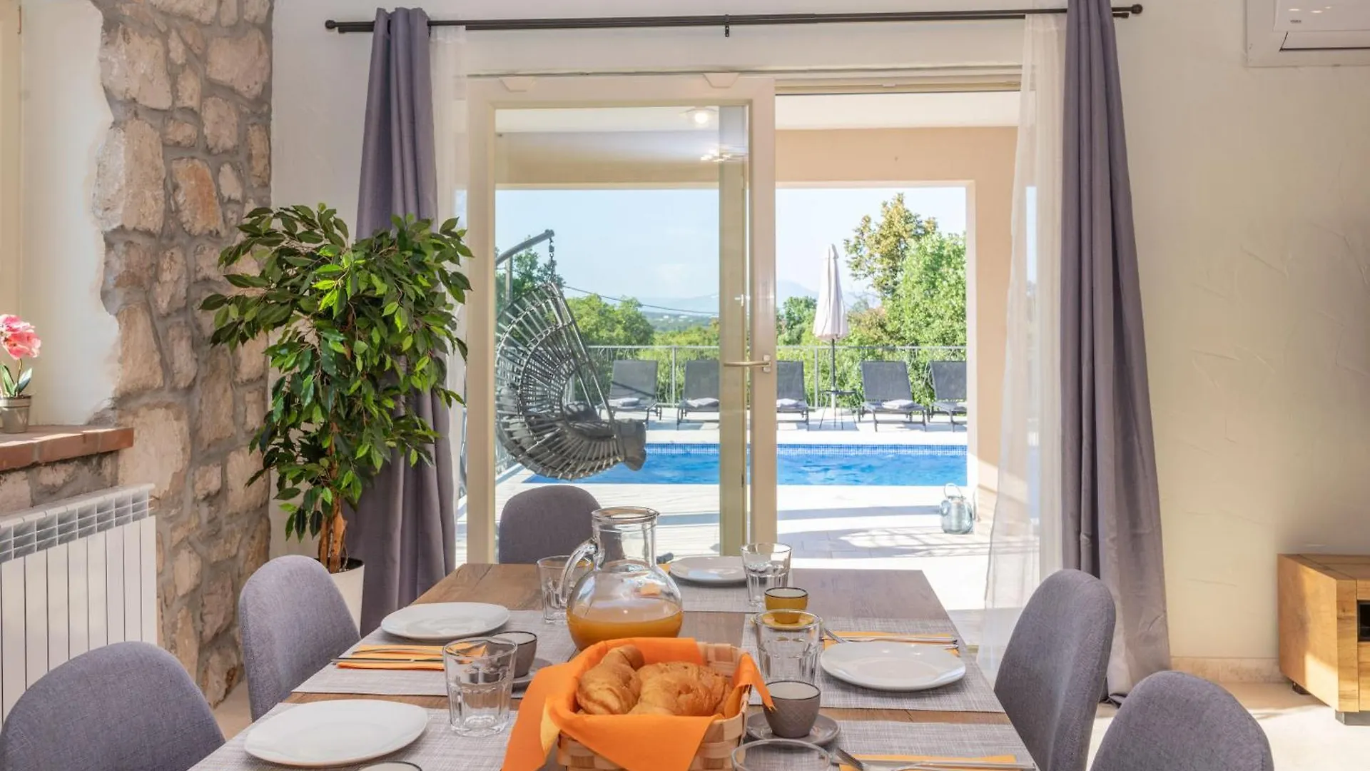 Villa Romantika, A Beautiful And Romantic Pool Villa Raša