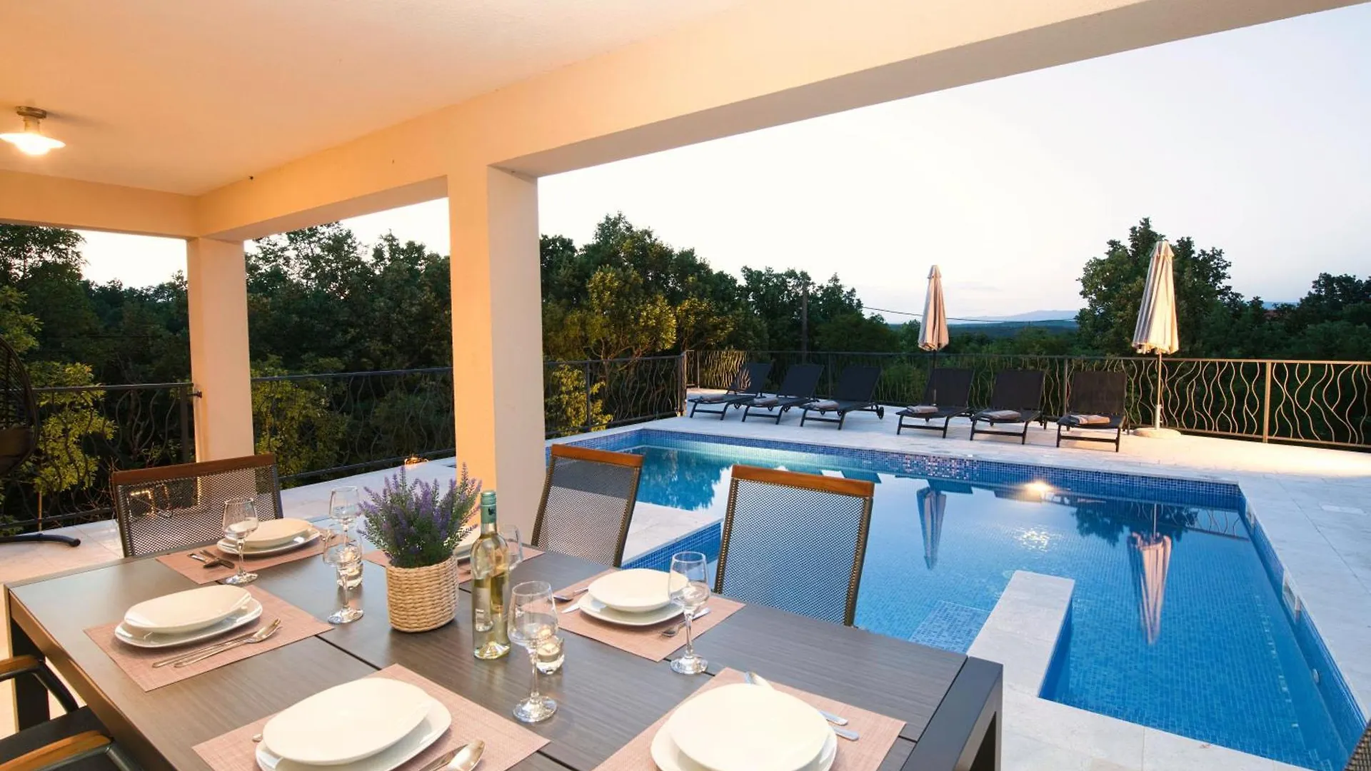 別荘 Villa Romantika, A Beautiful And Romantic Pool Villa Raša