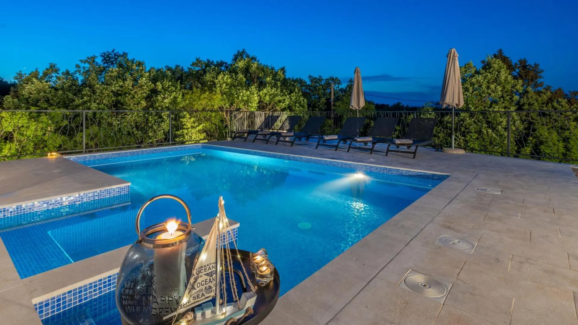 別荘 Villa Romantika, A Beautiful And Romantic Pool Villa Raša